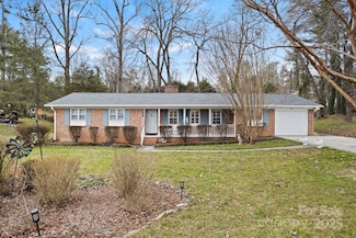 116 Arthur Ln, Hendersonville, NC 28791