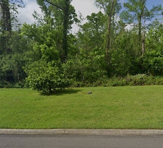 124 River Highlands Dr, Saint Amant, LA 70774
