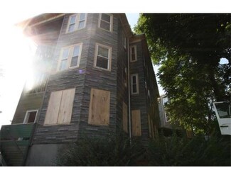 68 Waverly St, Worcester, MA 01604