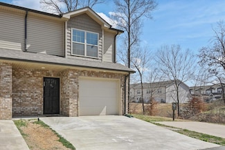 135 Country Ln, Clarksville, TN 37043