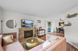 2220 Ridge Dr Unit 16, Saint Louis Park, MN 55416