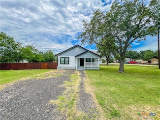 318 Thomas St, Rogers, TX 76569