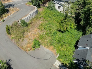 3234 113th Ave SE, Bellevue, WA 98004