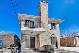 4238 N New England Ave, Harwood Heights, IL 60706
