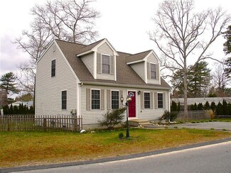 7 Nicholas Dr, Wareham, MA 02571