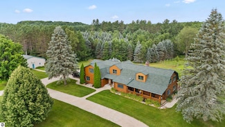 316 S 37 Rd, Cadillac, MI 49601