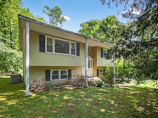 22 Demarest Mill Rd, West Nyack, NY 10994