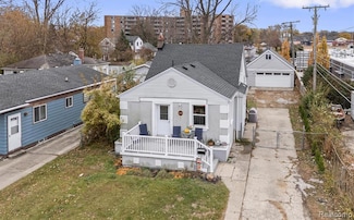 2435 Sunnyknoll Ave, Berkley, MI 48072