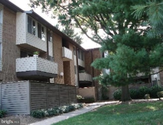 19419 Brassie Place Unit 301, Montgomery Village, MD 20886