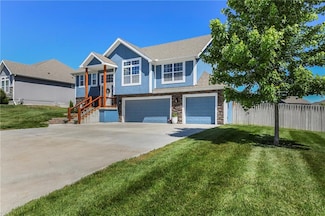 2511 E Maple Ct, Tonganoxie, KS 66086