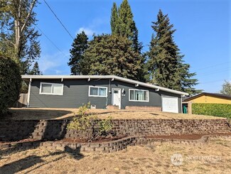 2112 SW 328th St, Federal Way, WA 98023