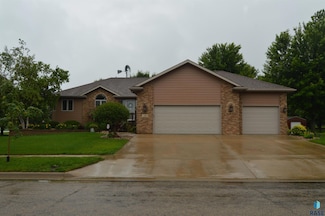 721 Britz Dr, Luverne, MN 56156