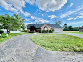 67 Bittersweet Ct, Seymour, IN 47274