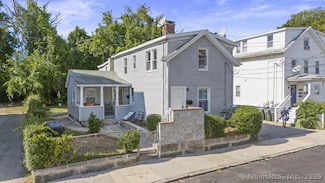 25 W Coit St, New London, CT 06320