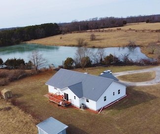 8750 Deerfield Rd, Mountain Grove, MO 65711