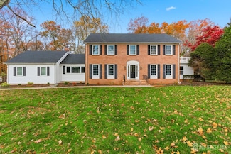 28 Southfield Rd, Edison, NJ 08820