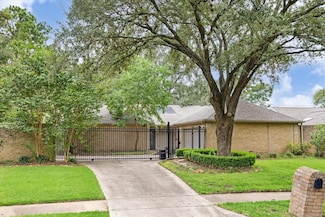 1706 Cherry Bend Dr, Houston, TX 77077
