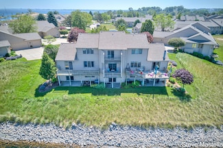 1406 E Harbour Towne Cir, Muskegon, MI 49441