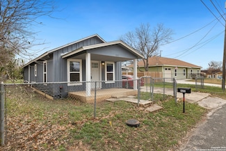 723 Legette St, Seguin, TX 78155