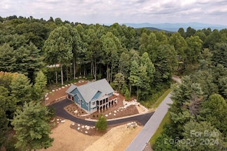 708 Hollybrook Dr, Zirconia, NC 28790