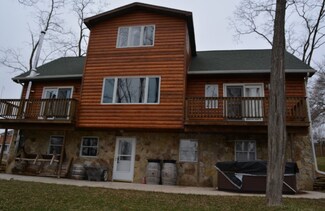 330 Brewery St, Highland, WI 53543