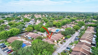 2001 Seagrape Ave, Pembroke Pines, FL 33026