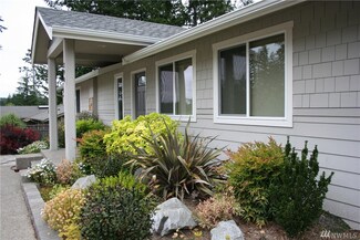 290 E Fairway Dr, Allyn, WA 98524