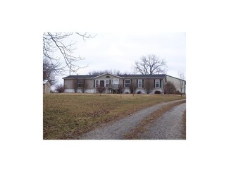 24955 Ridge Ave, Gallatin, MO 64640