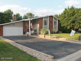 1840 Red Leaf Ct, Windom, MN 56101