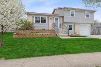 1660 Bicek Dr, Hoffman Estates, IL 60192