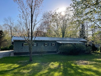 110 Mountain St, Camden, ME 04843