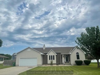 4111 Indianhead Dr, Grand Island, NE 68803