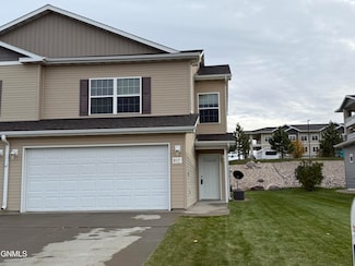 817 Bremner Ave, Bismarck, ND 58503