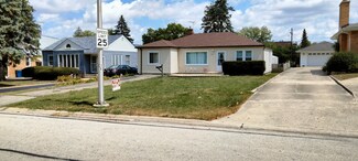 125 S Iowa Ave, Addison, IL 60101