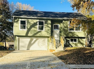 1104 NE Columbus St, Lees Summit, MO 64086