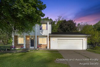 1328 S Montgomery St, Hastings, MI 49058