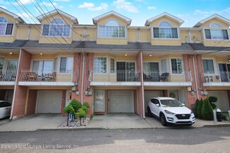 25 Peacock Loop, Staten Island, NY 10309