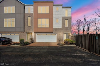 2347 City View Dr, Cleveland, OH 44113