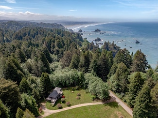 145 Baker Ranch Rd, Trinidad, CA 95570