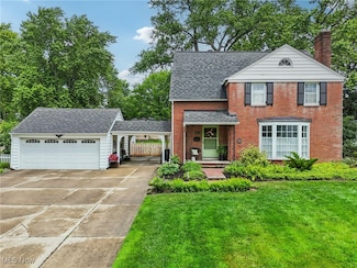4533 Mackall Rd, Cleveland, OH 44121
