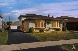 5850 W 76th St, Burbank, IL 60459
