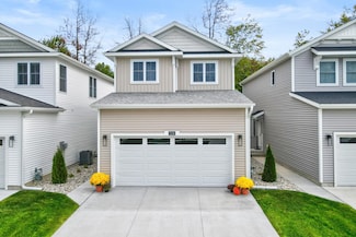7236 Atwater Springs Dr, Norton Shores, MI 49456