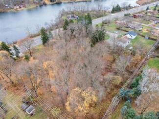 LOT 2 W Walton Blvd, Waterford Township, MI 48329