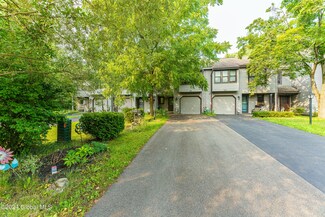 250 Woodscape Dr, Albany, NY 12203