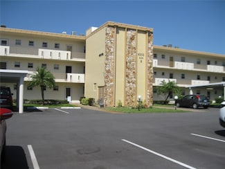 4200 Ironwood Cir Unit 304B, Bradenton, FL 34209