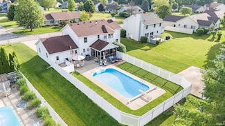 808 Lydia Dr, Warsaw, IN 46582