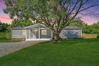 104 Byrnes St, Goodview, VA 24095