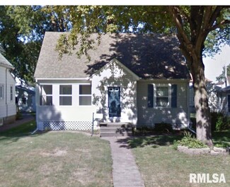 2015 14th St, Moline, IL 61265