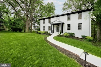 11318 Vale Rd, Oakton, VA 22124