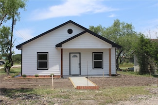 112 Vasquez St, Orange Grove, TX 78372